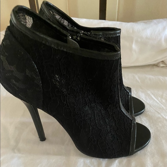 Fabulicious Black Lace Open Toe Zip UP Stilleto’s - Picture 2 of 3